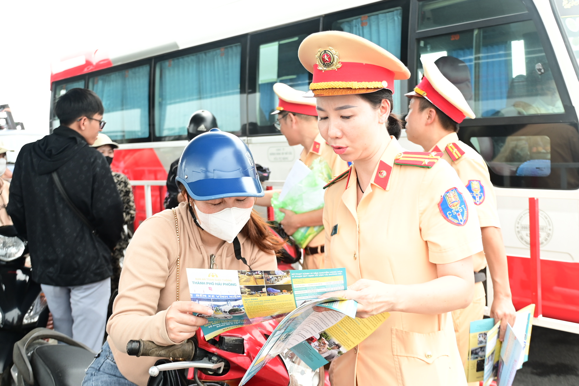 Phòng Cảnh sát giao thông: Đẩy mạnh cải cách hành chính, tiếp nhận, giải quyết 38.000 hồ sơ